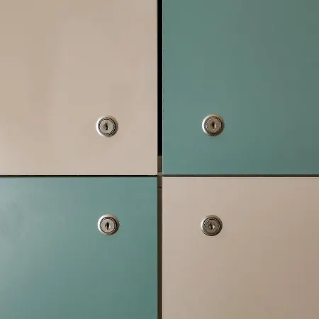 Different * Ni