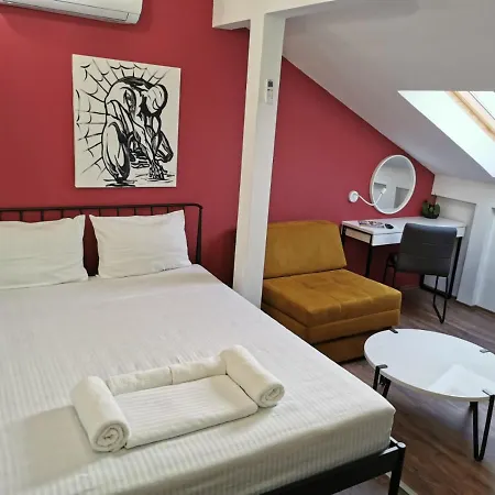 Different Апартаменты