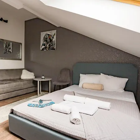 Different Апартаменты